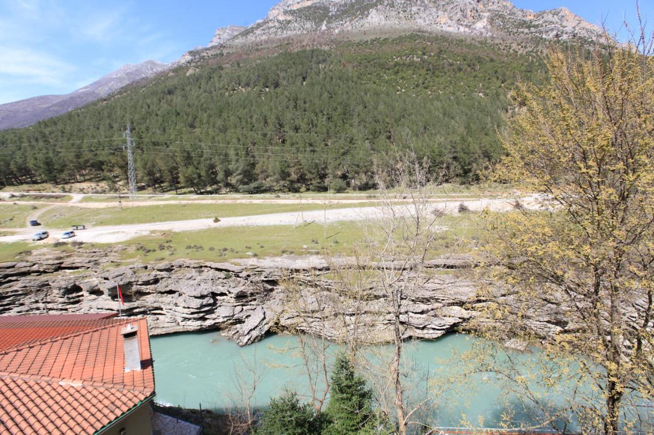 Hotel Gryka E Kelcyres Exteriér fotografie