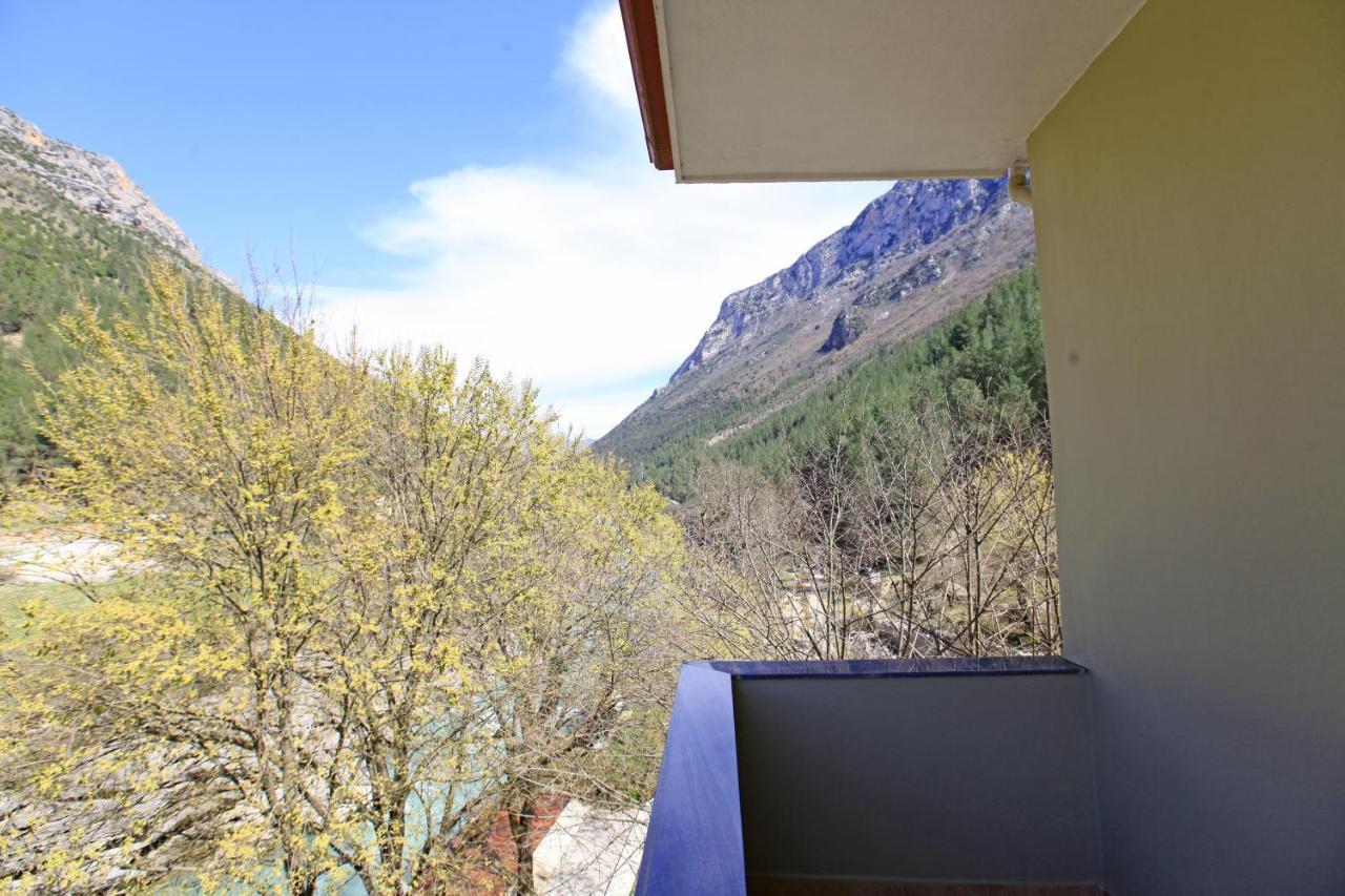 Hotel Gryka E Kelcyres Exteriér fotografie